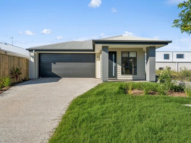 BRAND NEW FAMILY HOME IN WHITE ROCK!