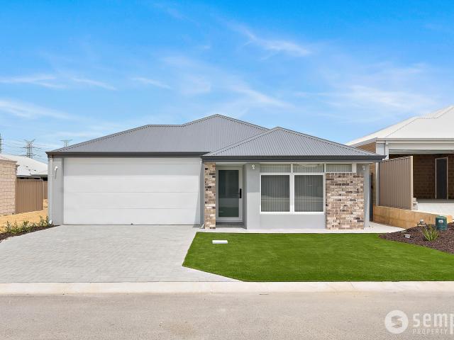 Brand new family home in the heart of Hammond Park