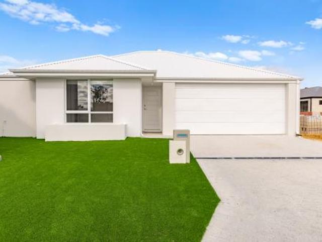 Brand New Family Home in the Heart of Southern River