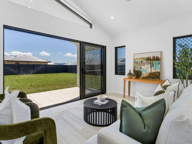 BRAND NEW FAMILY HOME ON A SPACIOUS 1,084m² BLOCK!