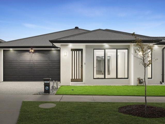 BRAND NEW FAMILY HOME | MODERN LIVING IN A GROWING KALKALLO COMMUNITY