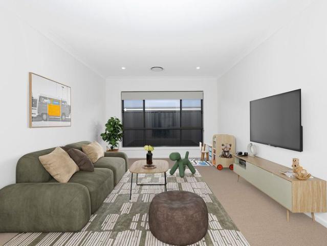 BRAND NEW FAMILY HOME PACKED WITH FEATURES INCLUDING SOLAR, DUCTED AIR CONDITIONING & DOUBLE GARAGE