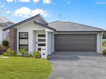 Brand New Family Home with Modern Finishes & Solar Power