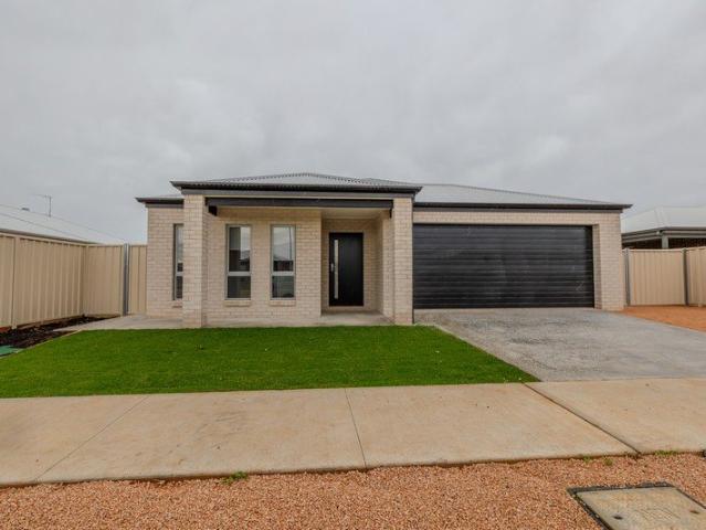Brand New Family Home with Side Access for Caravan or Trailer