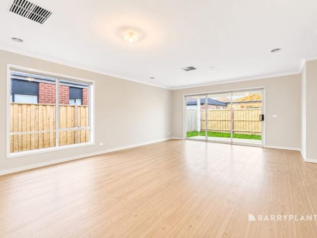 Brand New Family Home with Solar Savings & Multiple Living Zones