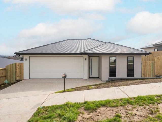 Brand New Family Home with Spacious Living & Stunning Modern Finishes