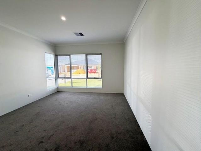 BRAND NEW FAMILY HOME WITH SPACIOUS MODERN LIVING