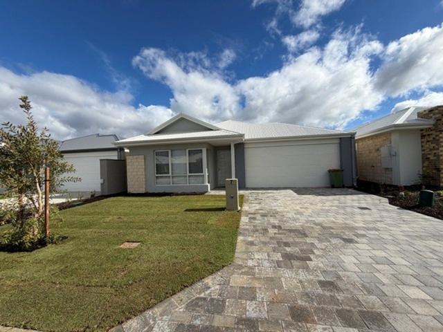 BRAND NEW FAMILY HOME WITH SPACIOUS MODERN LIVING
