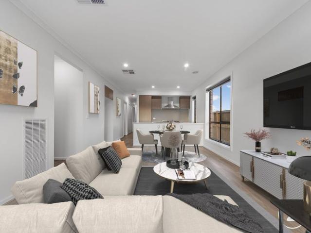 Brand New Family Home with Study in Thriving New Estate