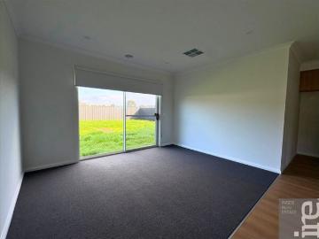 Brand New Family Home with Study in Warby Views Estate!