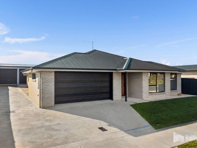 Brand New Family Luxury with Exceptional Garaging
