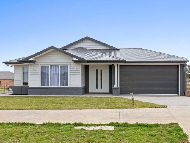 Brand New Family Luxury in a Desirable Kilmore Pocket