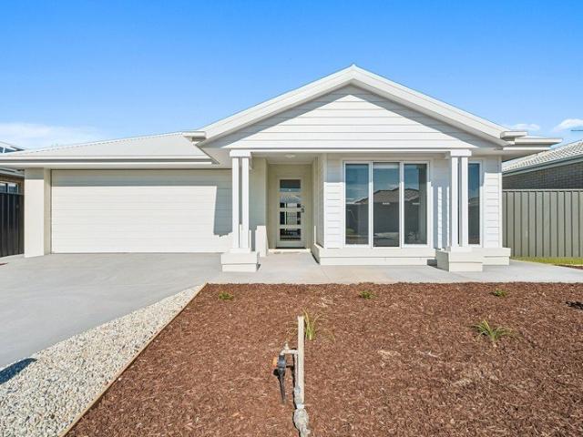 Brand New Family Living with Gardening Included in Yarrawonga
