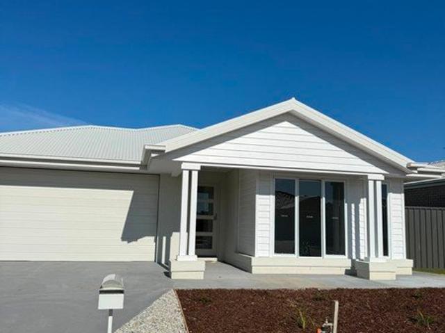 Brand New Family Living with Gardening Included in Yarrawonga