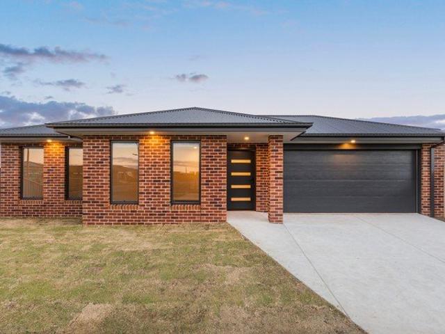 Brand New Family Living with Space, Style & Versatility