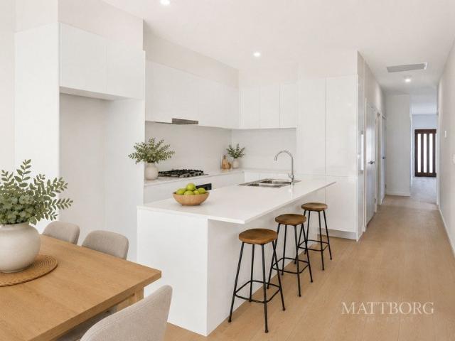 BRAND NEW FAMILY LIVING WITH SPACE TO SPREAD OUT