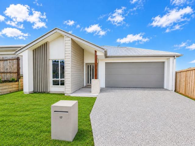 Brand New Family Living in the Heart of Kinma Valley!