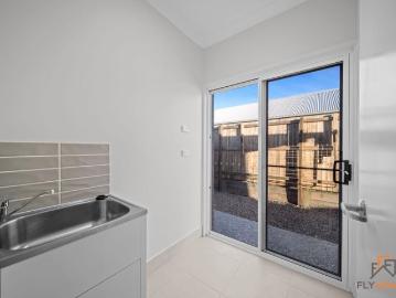 BRAND NEW FAMILY LIVING IN THE HEART OF LOGAN RESERVE!