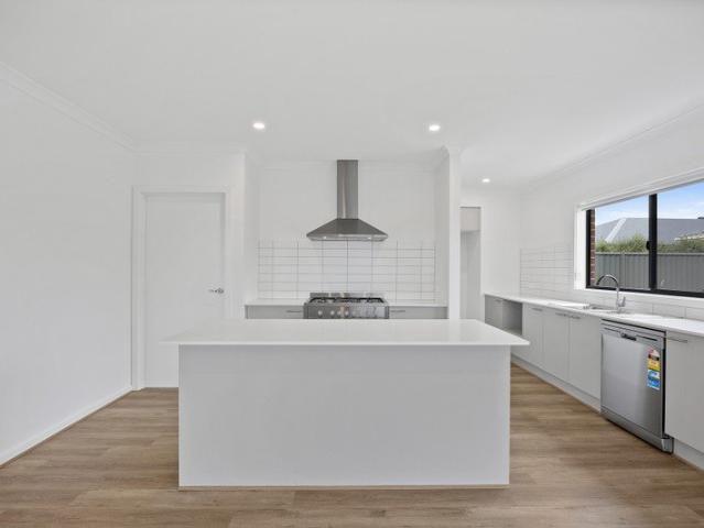 Brand New Family Living in the Heart of Lara