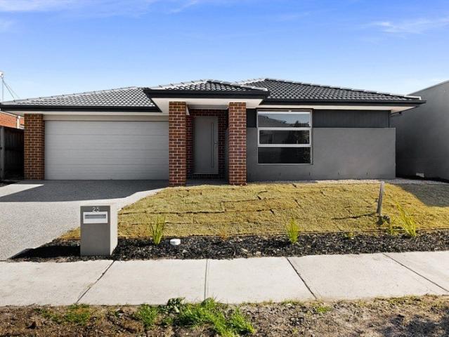 BRAND NEW FAMILY LIVING IN THE HEART OF REDSTONE ESTATE