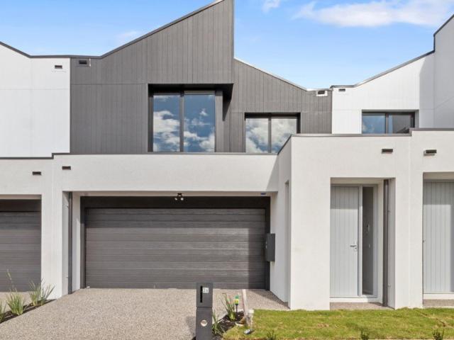 Brand New Family Living in the Prestigious Kingsfield Estate