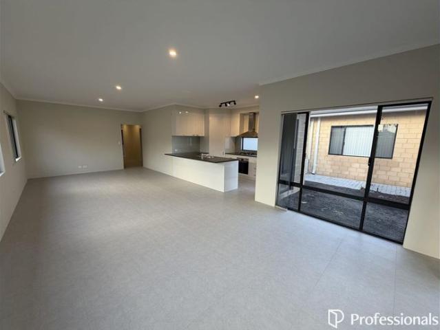 Brand New Family Living in a Prime Parkwood Location