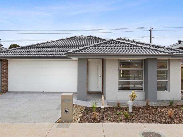 Brand New Family Living in a Sought After Leopold Location