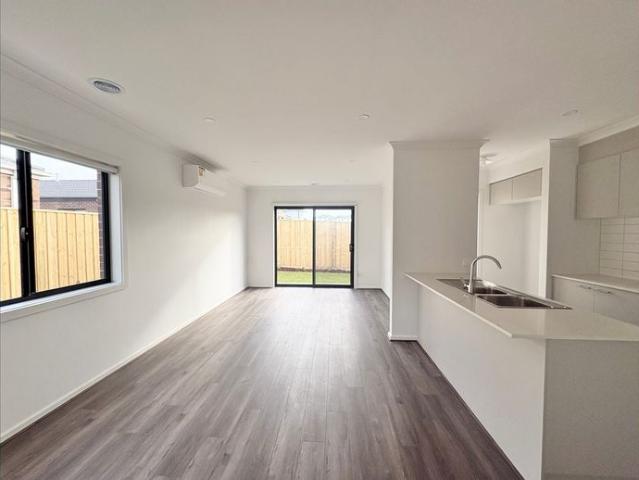Brand New Family Living in a Thriving Armstrong Creek Location