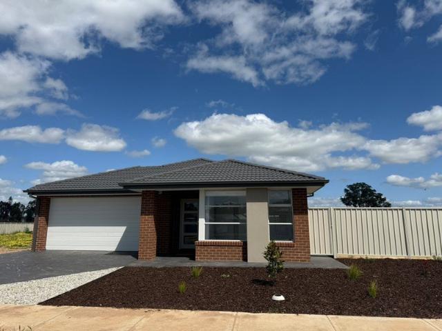 Brand New Family Living in Cobram