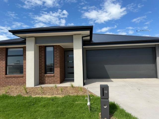 Brand New Family Living in Shepparton North