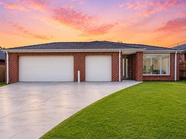 Brand New Family Living in Sought After Bellbird Estate
