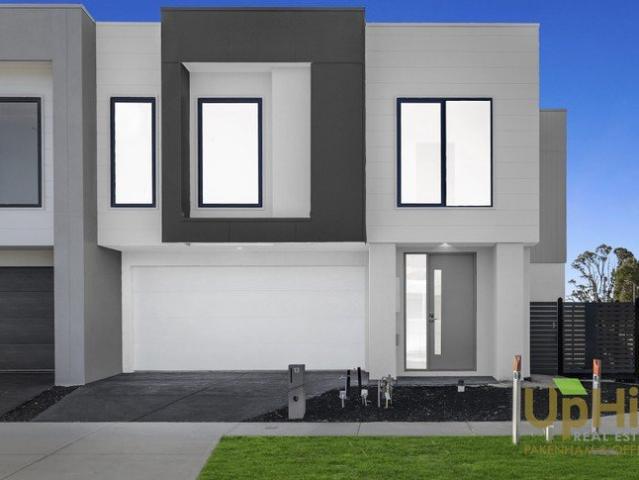 Brand New Family Living or Investment Opportunity in Prestigious Clyde North No Body Corp. !