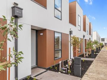 Brand New Family Sized Townhome in the Heart of Wollert