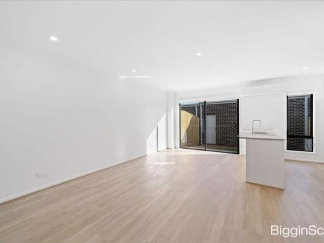 Brand New Family Townhouse in Wollert Modern Living Awaits!