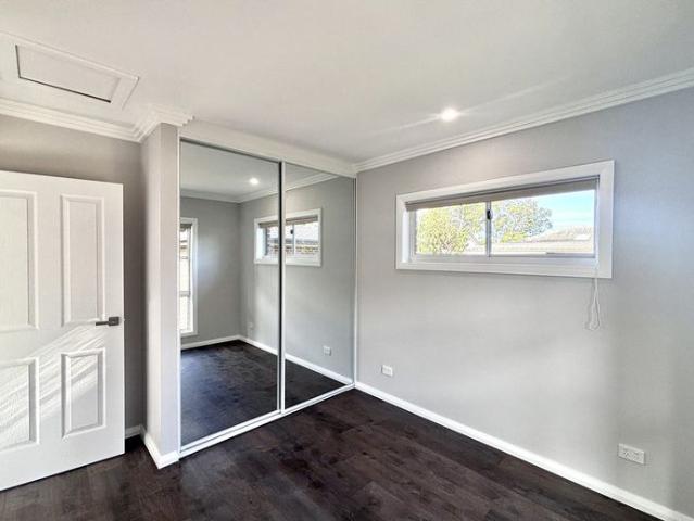 BRAND NEW FLAT WITH TWO BATHROOMS!