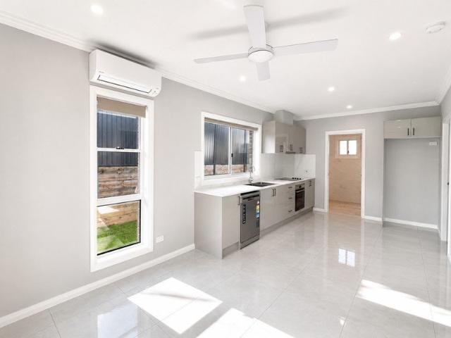BRAND NEW FLAT WITH TWO BATHROOMS!