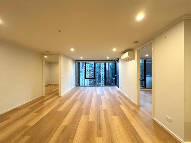 BRAND NEW FLOORBOARDS & LIGHTING!