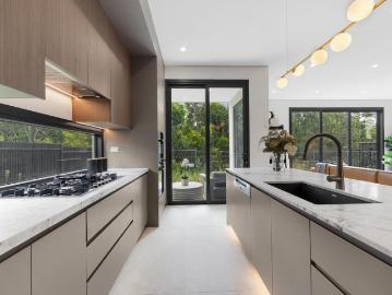 Brand New Free standing House in The Heart of Norwest!