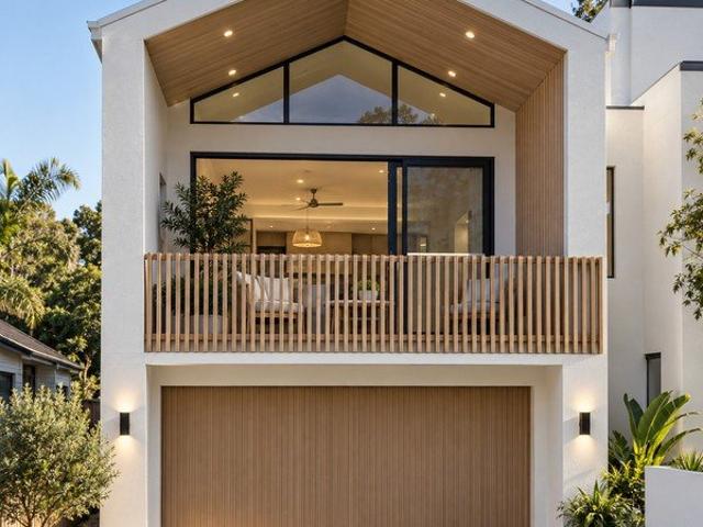 BRAND NEW FREEHOLD LIVING CITY CONVENIENCE, PRIVATE POOL & READY NOW