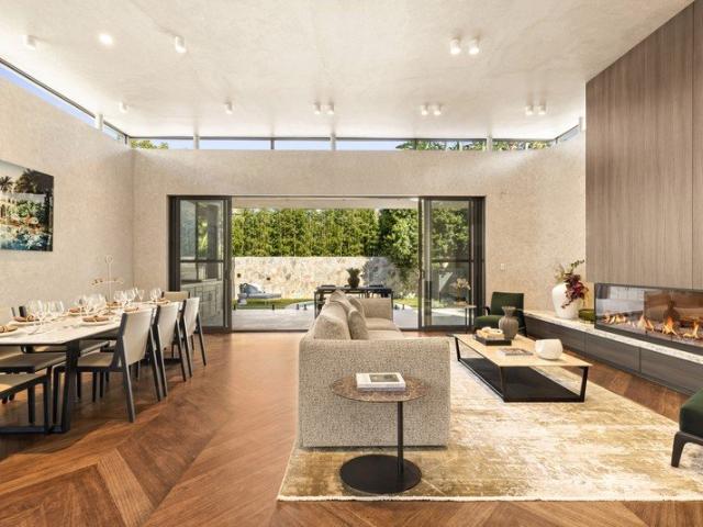 Brand New Freestanding Luxury Family Residence with Lift