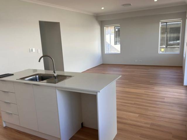 Brand New, Fresh & Modern Family Home – Flexible 3 or 4 Bedroom Layout