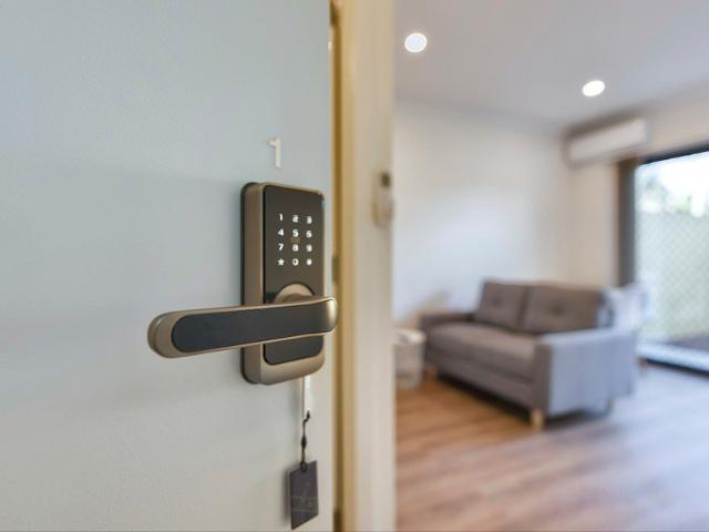 BRAND NEW FULLY FURNISHED, DESIGNER STUDIO APARTMENT BILLS INCLUDED!