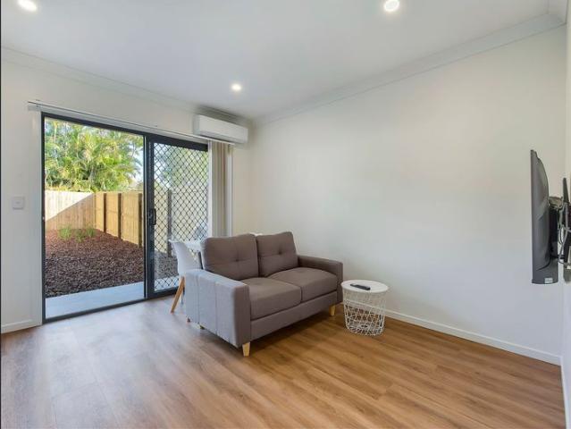 BRAND NEW FULLY FURNISHED, DESIGNER STUDIO APARTMENT– BILLS INCLUDED!