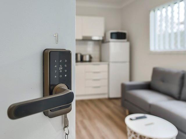 BRAND NEW, FULLY FURNISHED, DESIGNER STUDIO APARTMENTS BILLS INCLUDED