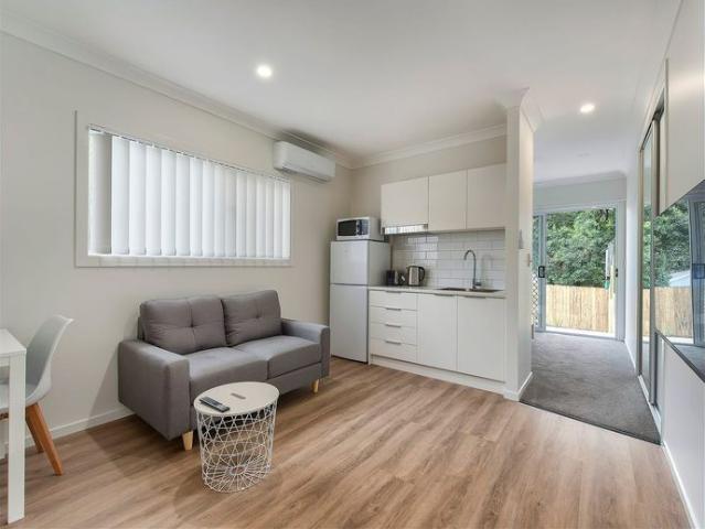 BRAND NEW, FULLY FURNISHED, DESIGNER STUDIO APARTMENTS – BILLS INCLUDED
