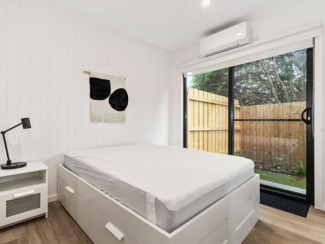 BRAND NEW FULLY FURNISHED STUDIO ROOMS – MODERN LIVING IN TYABB