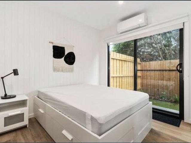 BRAND NEW FULLY FURNISHED STUDIO ROOMS – MODERN LIVING IN TYABB