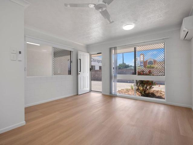 Brand new fully renovated modern unit in Central Mundingburra