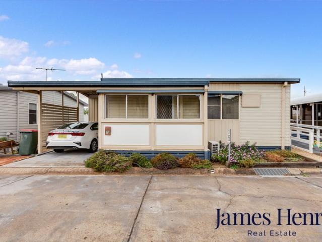 Brand New Kitchen, Easy Living & Over 55s Lifestyle Appeal