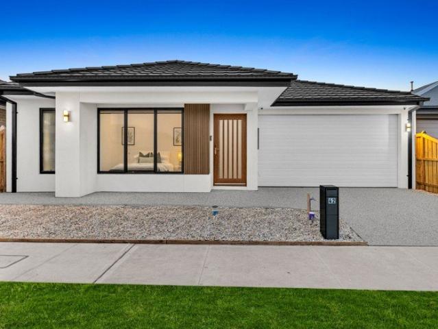 BRAND NEW HOUSE FOR LEASE!